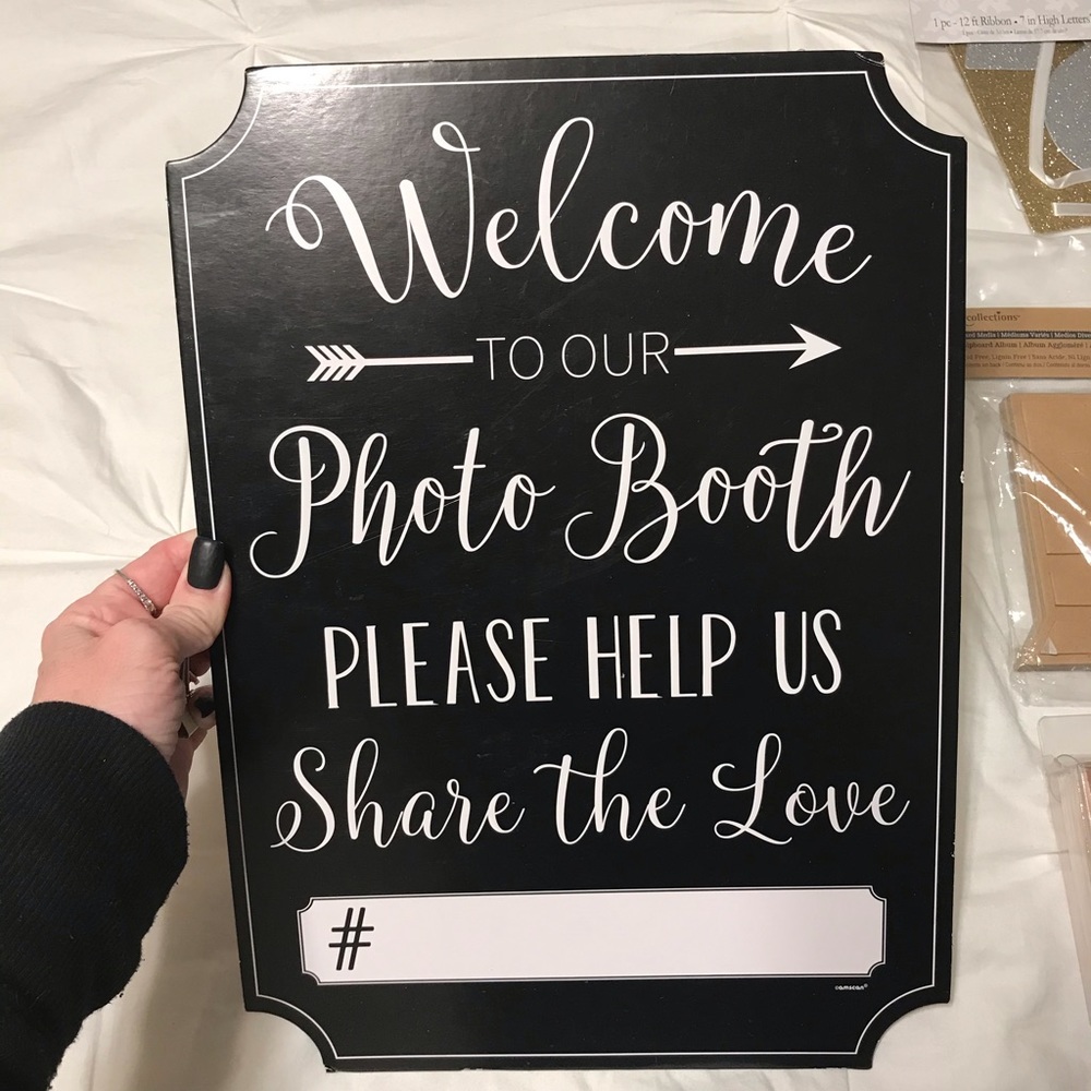 PHOTO BOOTH SIGN W 2 SETS OF PROPS